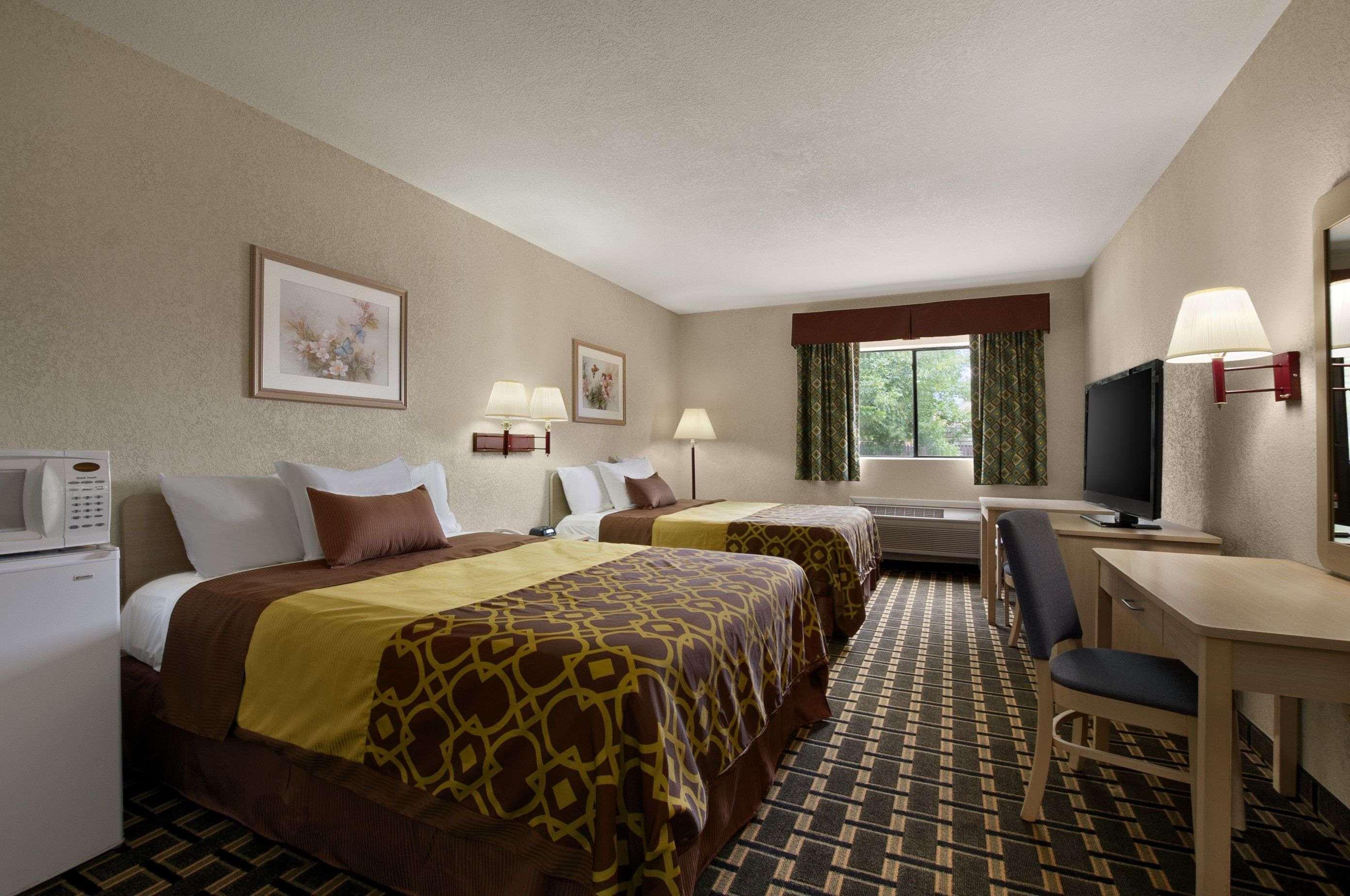 Days Inn By Wyndham Childress Exteriör bild